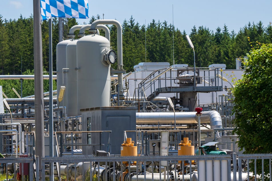 Der Gasspeicher in Wolfersberg steht aktuell kurz vor einem Leerstand, kritisieren die Grünen in Bayern.