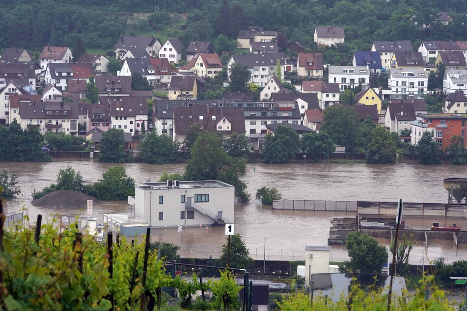 In Benningen im Kreis Ludwigsburg trat das Wasser über die Ufer.