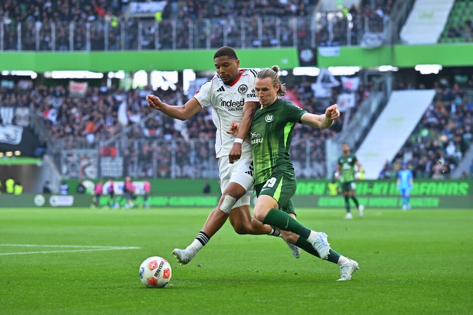 Patrick Wimmer (r.) ließ mehrere Großchancen für den VfL Wolfsburg liegen.