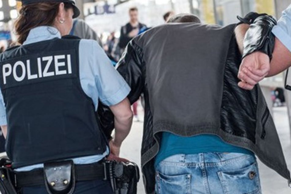 München: Schlagstock-Einsatz im Veggie-Shop: 20-Jähriger tickt in Ladengeschäft aus