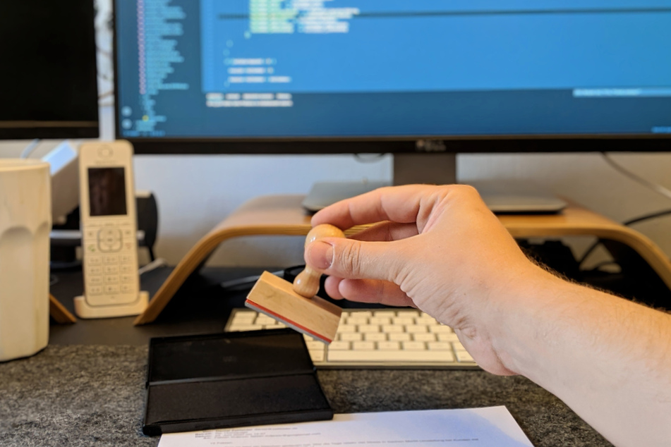 Stempel ergänzen den digitalen Workflow im Home Office.