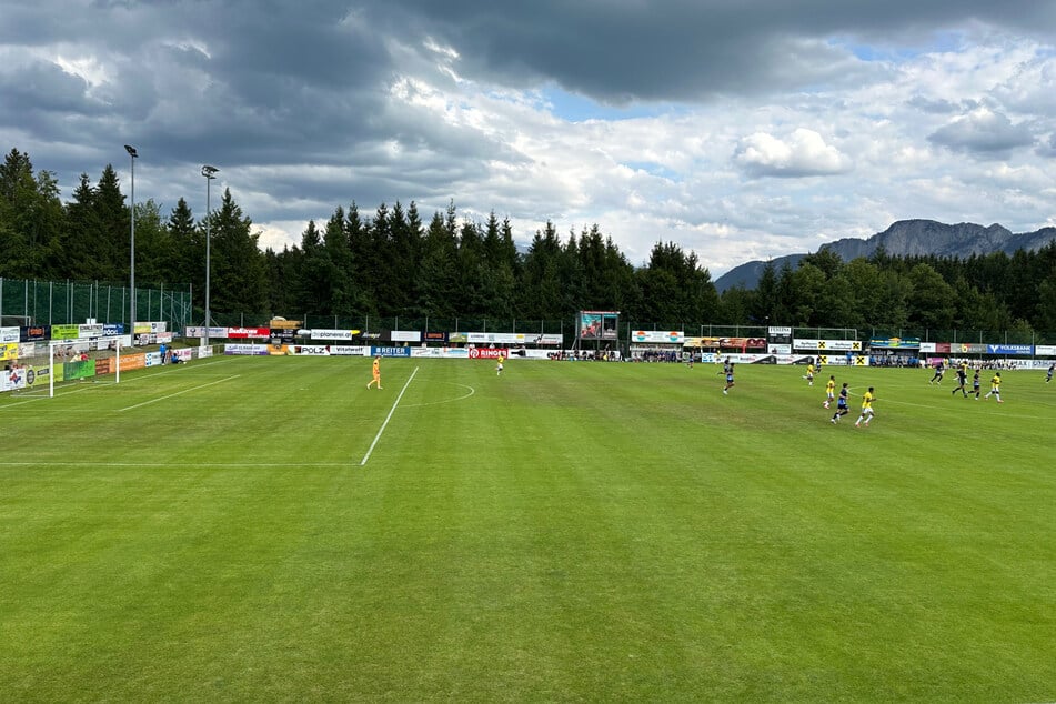 Hertha BSC stattet der Mondseeland Arena einen Besuch ab.