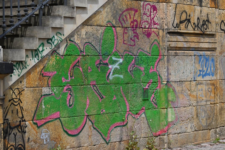 Graffiti an Wänden, in Tunneln und an Hausfassaden: Für viele in Sachsen gehört das mittlerweile zum Alltag.