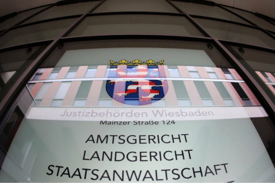 Mit Spannung erwarteter Prozess zu "Cum-Ex"-Aktiendeals in Wiesbaden beginnt