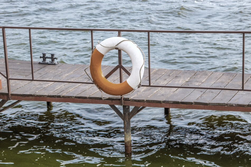 Das Badevergnügen der hochsommerlichen Tage brachte Gefahren mit sich. (Symbolbild)