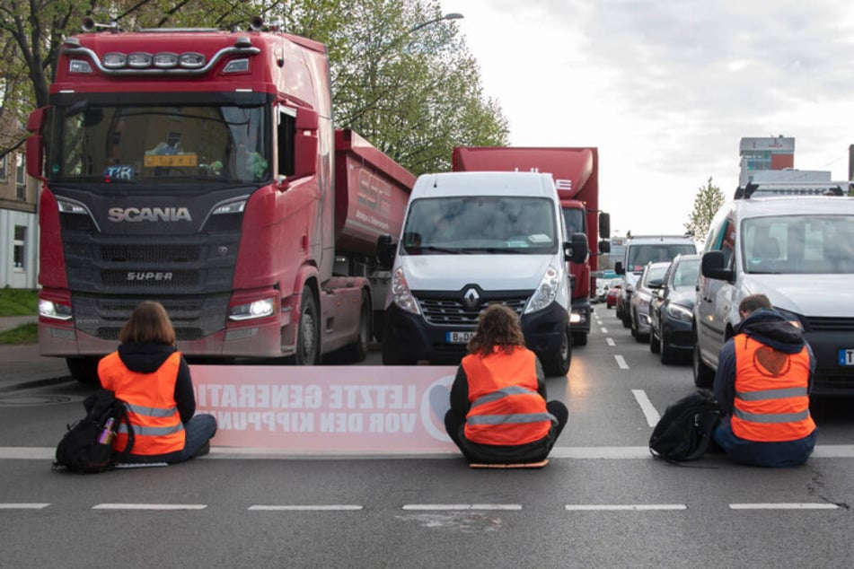 Um weitere Blockaden zu verhindern, beantragte die Polizei 325-mal einen sogenannten Gewahrsam. (Archivbild)