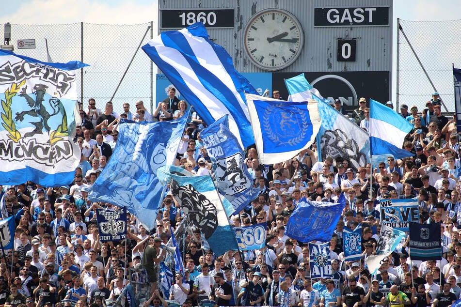 Die Fans müssen fürchten, dass ihr Herzensverein 1860 München in der kommenden Saison nicht mehr in der 3. Liga spielt.