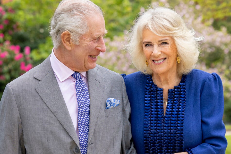 König Charles (75) und Königin Camilla (76) werden zu der Veranstaltung gemeinsam in einer Kutsche vorfahren.