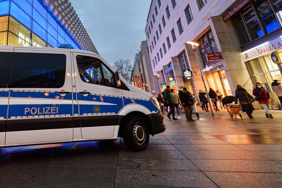 Auch an der Prager Straße gingen mehrere Personen aufeinander los. (Archibild)