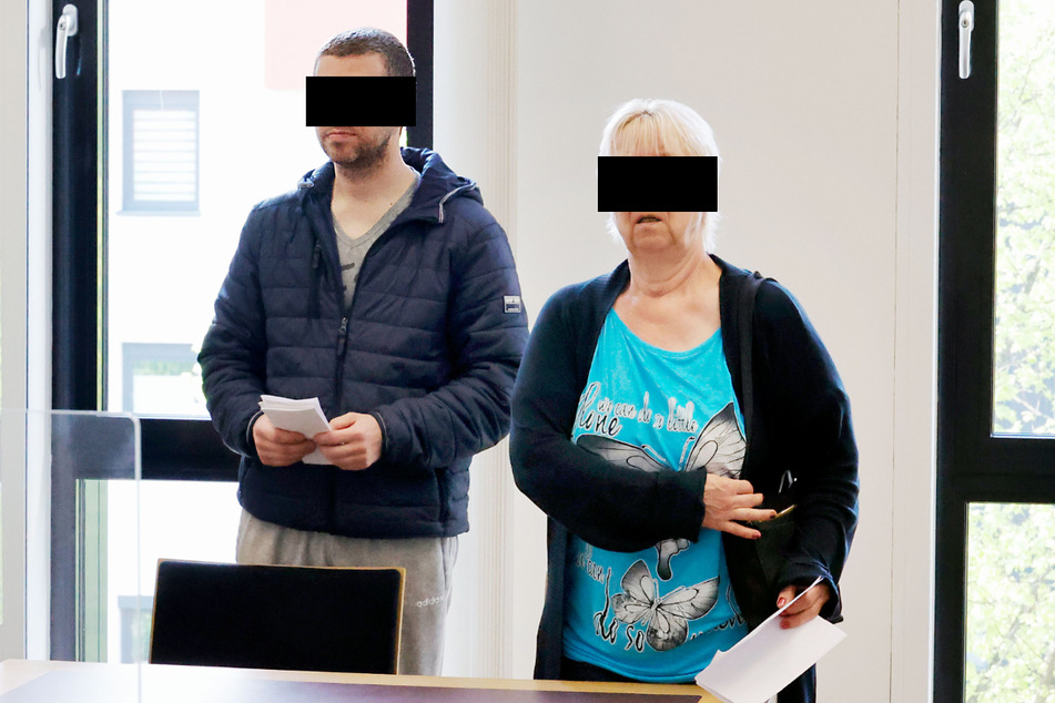 Jan (36, l.) und Christine F. (64) standen wegen Bestechung vor Gericht.