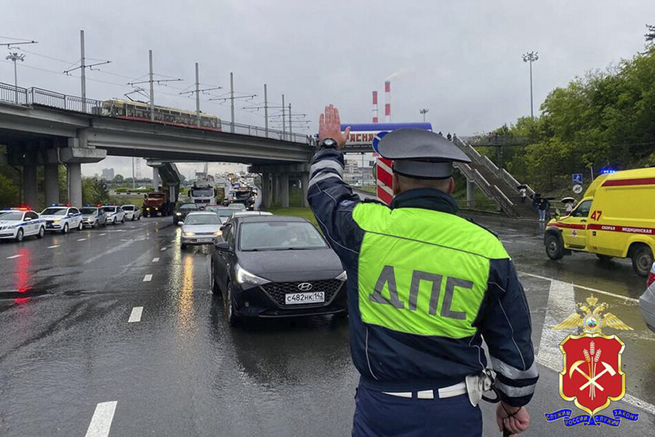 Bei dem Unfall wurde mehr als 100 Menschen verletzt. Es soll ein Todesopfer geben.