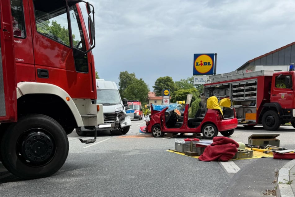 Das Wohnmobil und der Kia Picanto kollidierten unweit eines Lidl-Markts.
