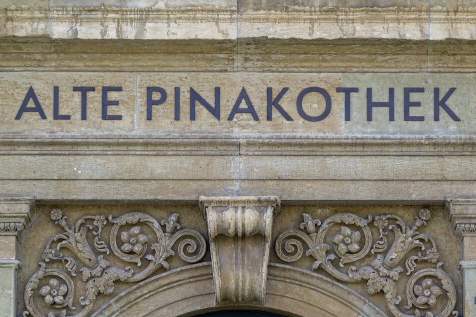 Die Schneeballschlacht fand an der Alten Pinakothek statt.