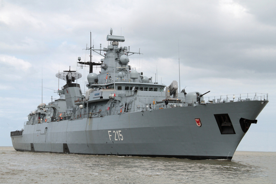 Deutsches Kriegsschiff läuft zu brisantem Einsatz im Mittelmeer aus