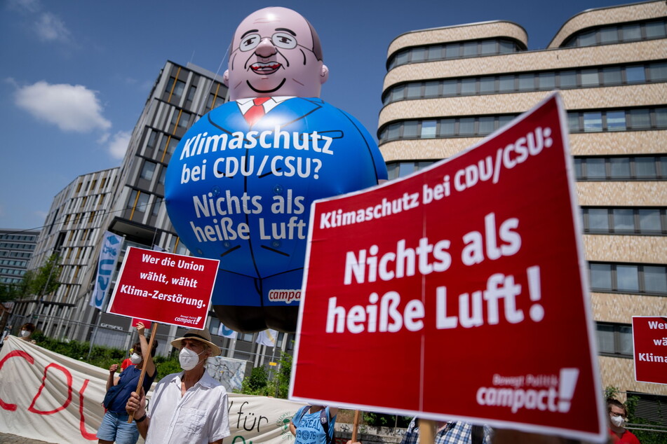 Einige Demonstranten zeigten sich gestern nicht so sonderlich zufrieden mit dem Wahlprogramm der Union.