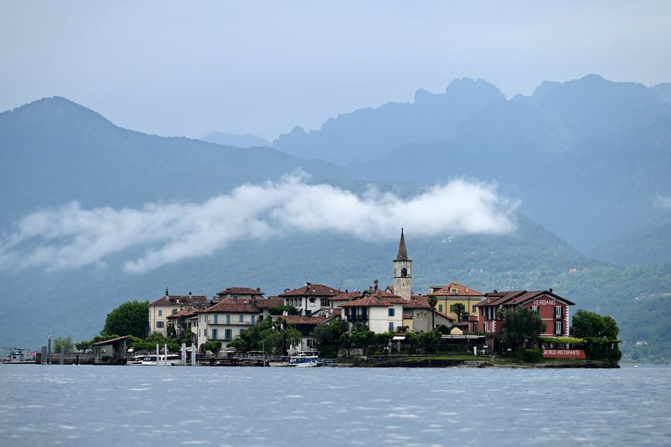 Auf der kleinen Insel "Isola dei Pescatori" im Westen des Lago Maggiore scheint die Zeit stehen geblieben zu sein. Die malerischen Gebäude erinnern an die alten Fischer-Zeiten.