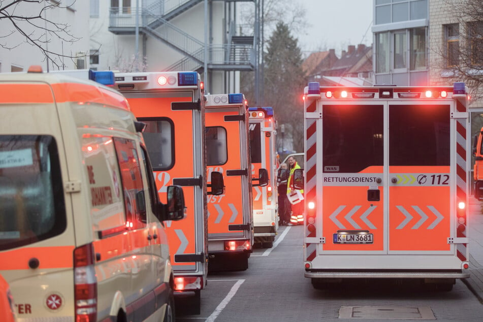 Tolle Aktion! Köln schenkt ukrainischer Stadt Dutzende Rettungswagen