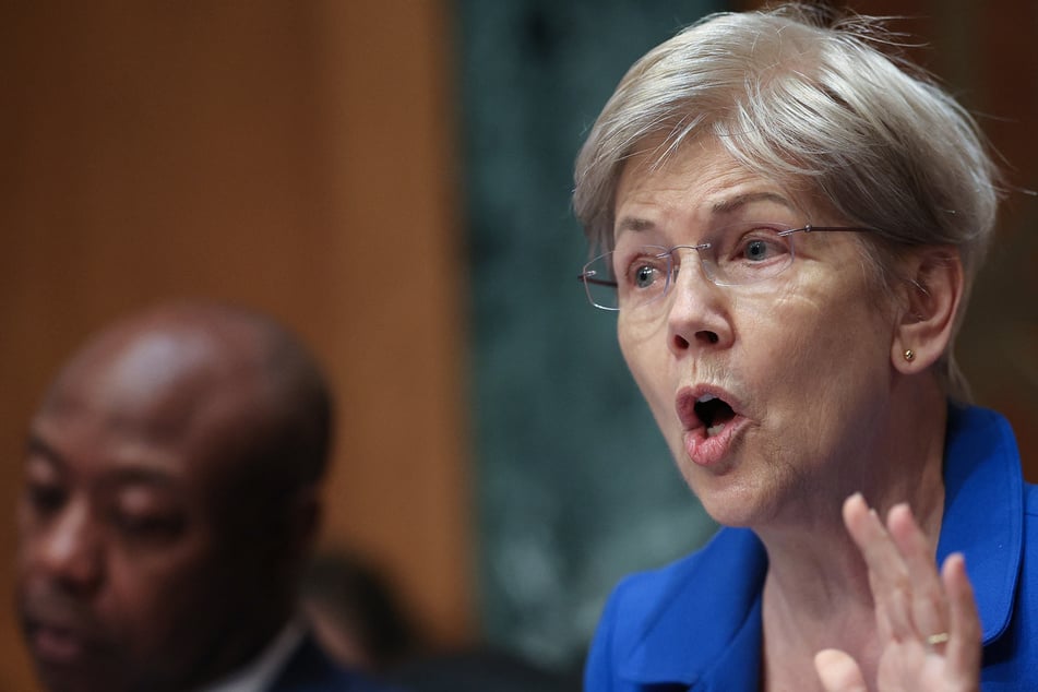 Democratic Senator Elizabeth Warren has urged the Trump administration to release the September jobs report.