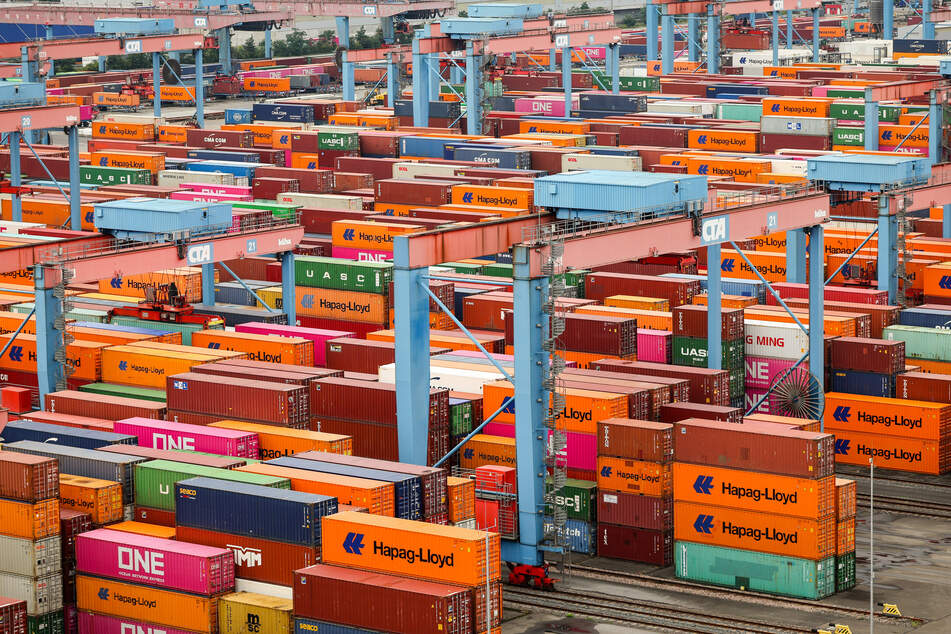 Die Mitarbeiter am Hamburger Hafen wurden dazu aufgerufen, 24 Stunden ihre Arbeit niederzulegen. (Symbolbild)