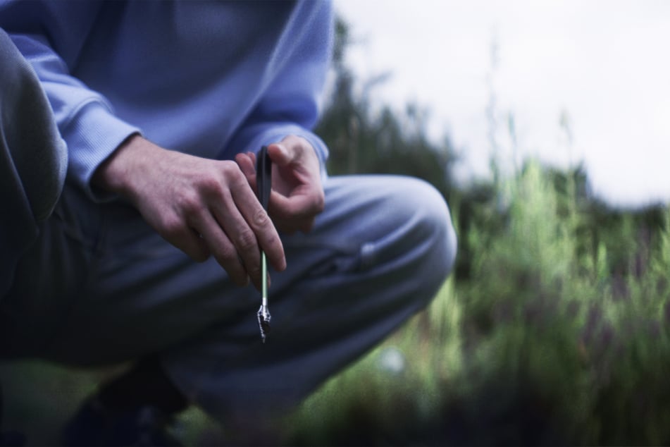 Nachgestellte Szene: Sechs solcher Armbrust-Pfeile hatte Familienfreund Martin G. bestellt.