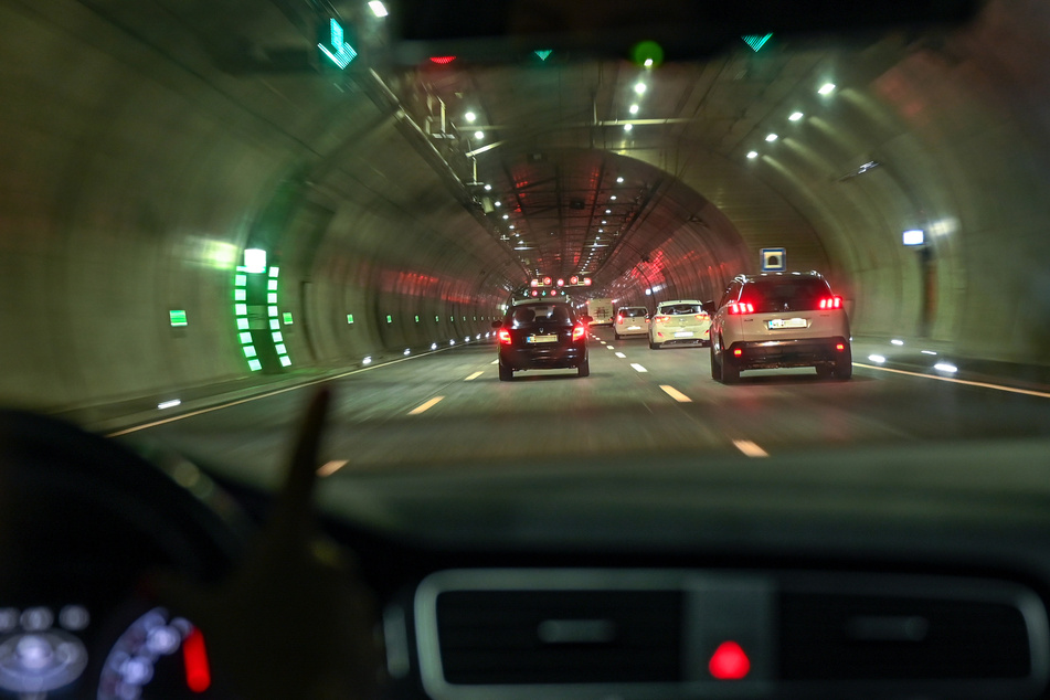 Eine halbe Stunde lang blieb der Tunnel vorsorglich gesperrt. (Symbolbild)