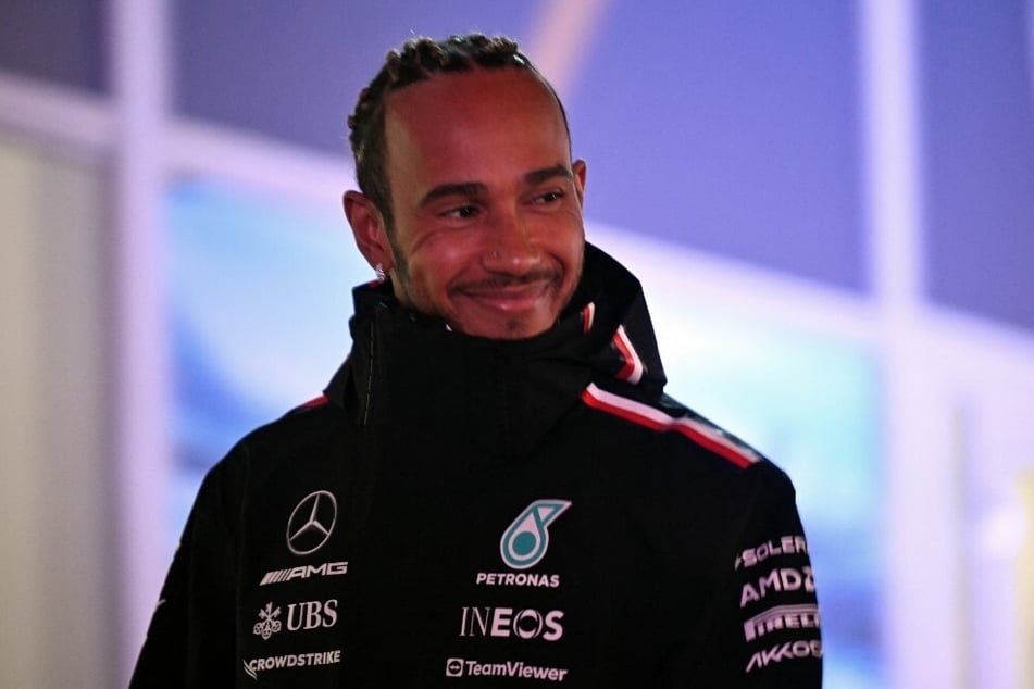 Blickt lächelnd in ein neues Kapitel seiner Karriere: Lewis Hamilton (39) wird ab 2025 im Ferrari-Cockpit sitzen.
