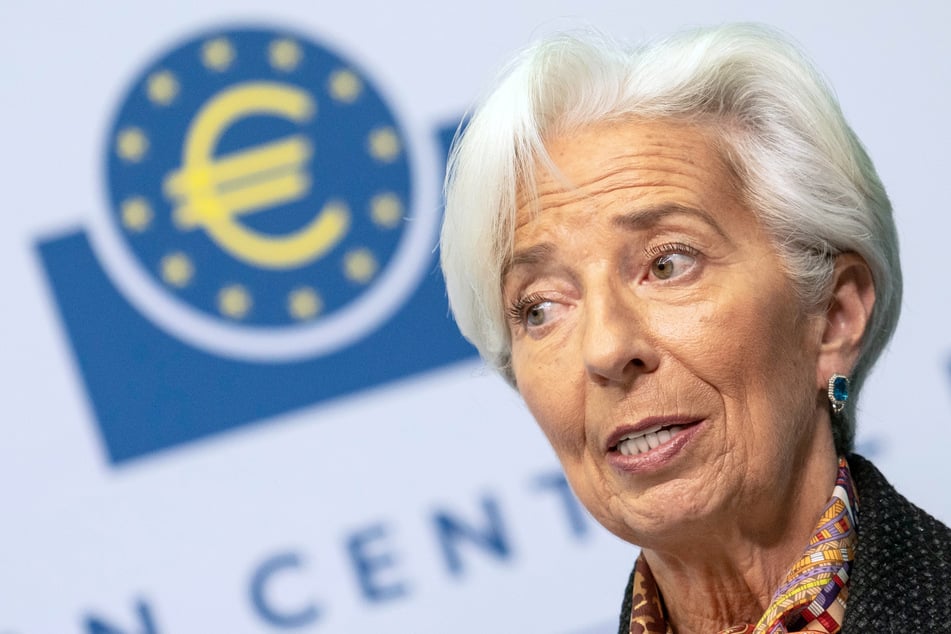 EZB-Präsidentin Christine Lagarde hat angesichts der zweiten Corona-Welle ein eher düsteres Bild der wirtschaftlichen Aussichten gezeichnet.