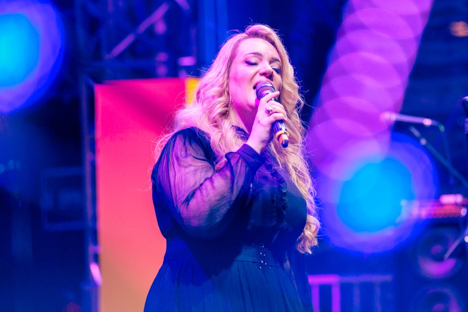 Neben vielen weiteren Acts wird auch Sängerin Jasmin Graf (39) auf der Bühne stehen.