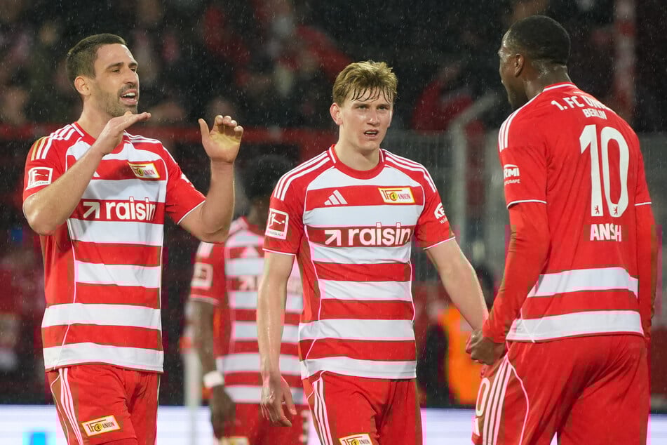 Rani Khedira (v.l.), Aljoscha Kemlein und Ilyas Ansah stehen für das Spiel am Samstag in Gladbach als Kader-Optionen bereit.