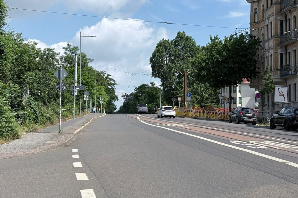 Die Radspuren sollen zwischen den Kreuzungen Eilenburger Straße in Reudnitz sowie Täubchenweg und Zweinaundorfer Straße in selbigem Stadtteil bzw. Anger-Crottendorf entstehen.
