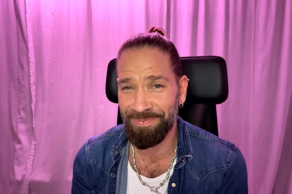 Tal Ofarim (41) glaubt, dass sein Bruder Gil im Dschungelcamp nicht über seinen erfundenen Davidstern-Skandal erzählt.