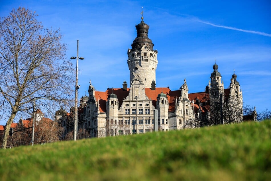 Das Neue Rathaus in Leipzig: Wer hier im Frühjahr 2027 als OB einziehen will, muss vor allem eines können - den (finanziellen) Mangel kreativ verwalten.