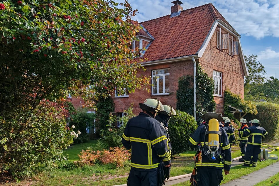 Hamburg: Feuer in Hamburg: Zwei Verletzte nach Küchenbrand im Krankenhaus