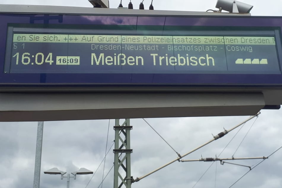 Dresden: Strecke im Dresdner Norden gesperrt: S-Bahn-Fahrer stehen sich die Beine in den Bauch