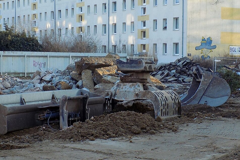 Abriss der "Kaufhalle" an der Thiemstraße 1 im Februar 2023.