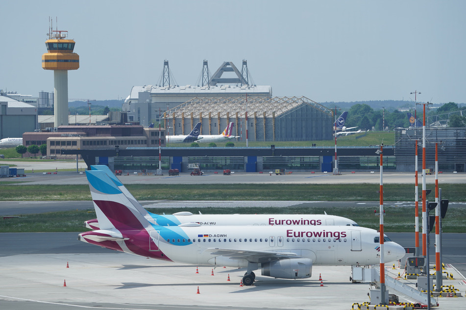 Viele Maschinen bleiben wohl am Boden: Bei Eurowings Deutschland sind die Pilotinnen und Piloten ab Montag zum Streik aufgerufen.