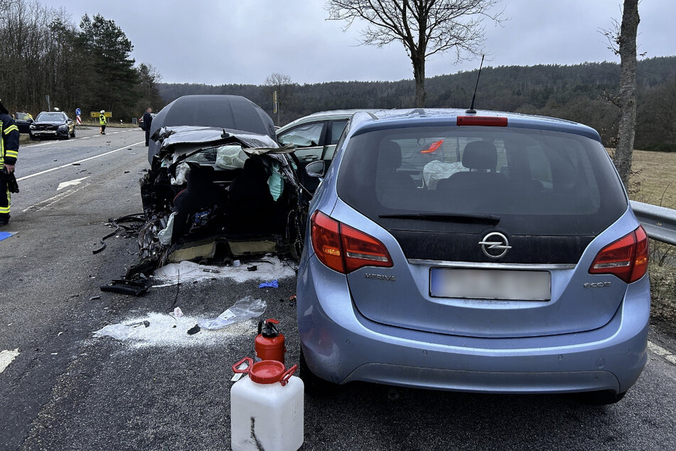 Auch der Fahrer des Opels und die Kia-Fahrerin (47) erlitten Verletzungen.