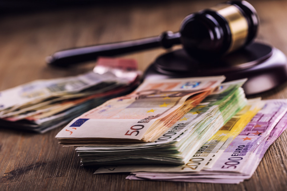 Angst um den Arbeitsplatz greift um sich: Versicherer profitiert von Corona-Krise