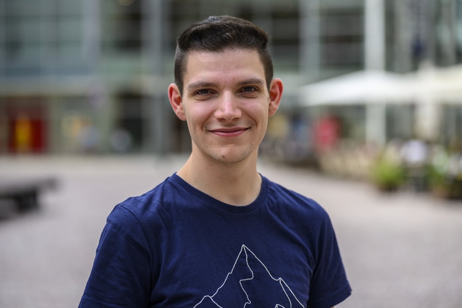 Grünen-Stadtrat Joseph Israel (27) hielt auf der CSD-Mahnwache eine Rede.