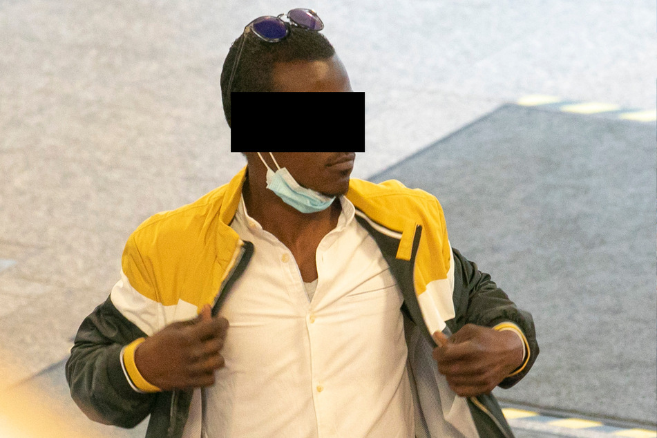 Amer A. (28) schweigt zu den Vorwürfen im Gericht.