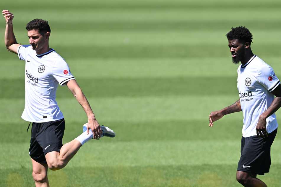 Neuzugänge unter sich: Lucas Alario (29, l.) und Jerome Onguéné (24) verstärken ab diesem Sommer Eintracht Frankfurt.