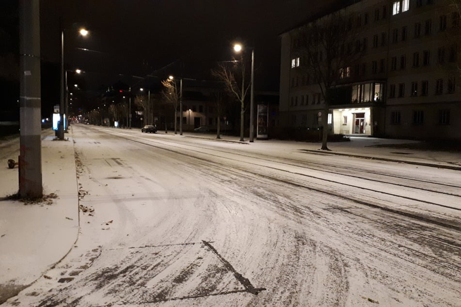 Zum Wochenstart sind die Dresdner mit Schnee und Glätte konfrontiert.