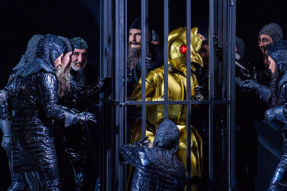 "Der Goldene Hahn" wird im Opernhaus in Magdeburg zum ersten Mal aufgeführt.
