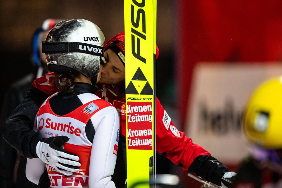 Lisa Eder (l.) und Manuel Fettner (40, r.) sind seit 2023 ein Paar.