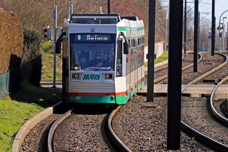 Die Straßenbahnen der MVB fahren am Sonntag andere Wege.