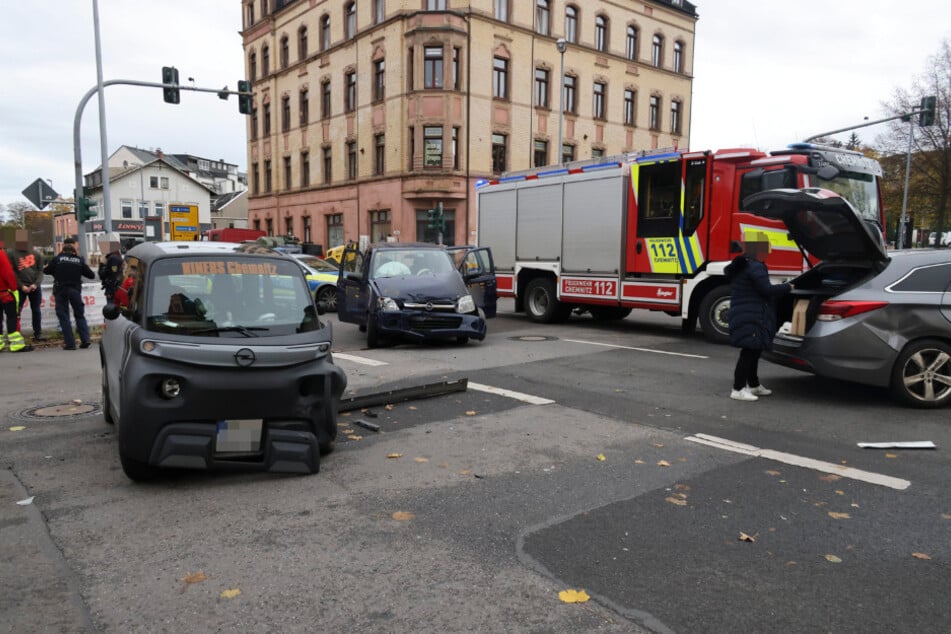 Die ausgefallene Ampel an der Kreuzung Hainstraße/Palmstraße sorgt für Verkehrschaos.