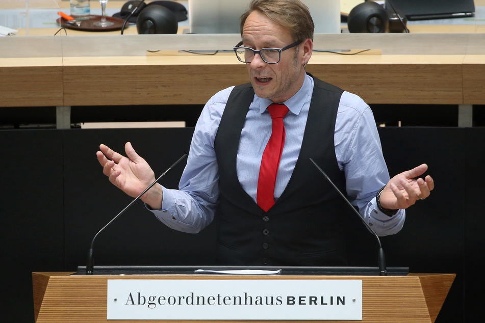 Carsten Schatz (Linke) will Berliner Gewerbetreibende entlasten.