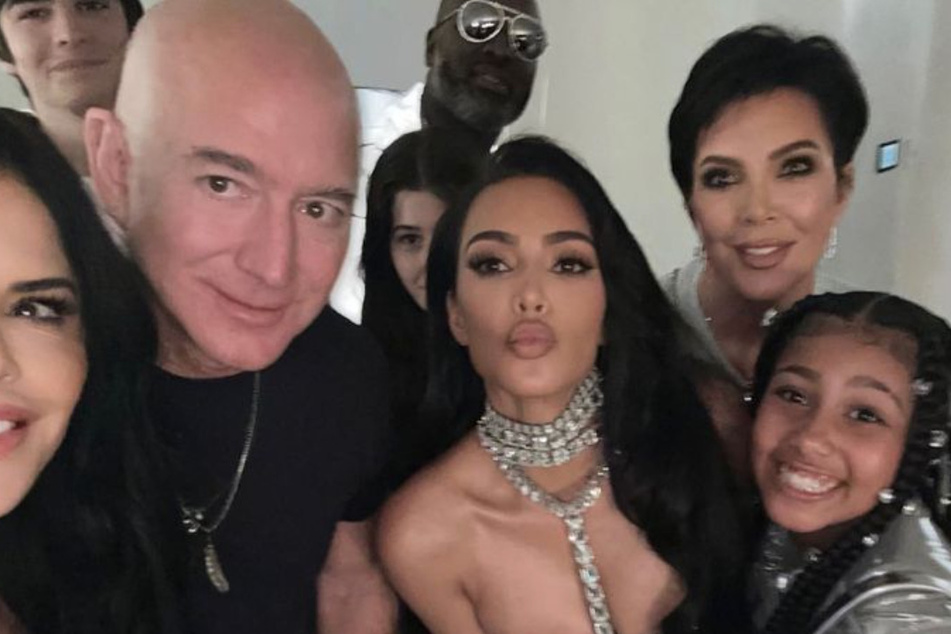 Kim Kardashian (c.) dropped an epic selfie from her night at Beyoncé's birthday concert in LA.