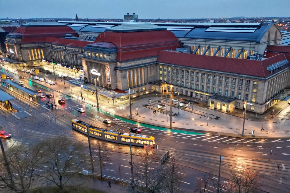 Am Leipziger Hauptbahnhof wurde ein Mann überfallen - er verlor nach einen Schlag das Bewusstsein. (Archivbild)