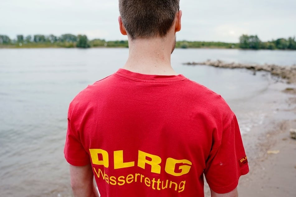 Eine 81-jährige Frau ist beim Baden am Donnerstagnachmittag gestorben. (Symbolfoto)